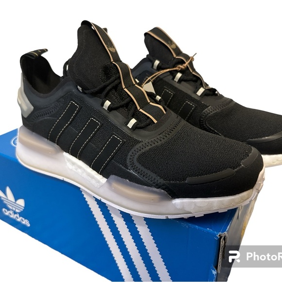 Adidas Black Sneakers NMD_V3 Womens Shoes NEW size 8 - Picture 1 of 13